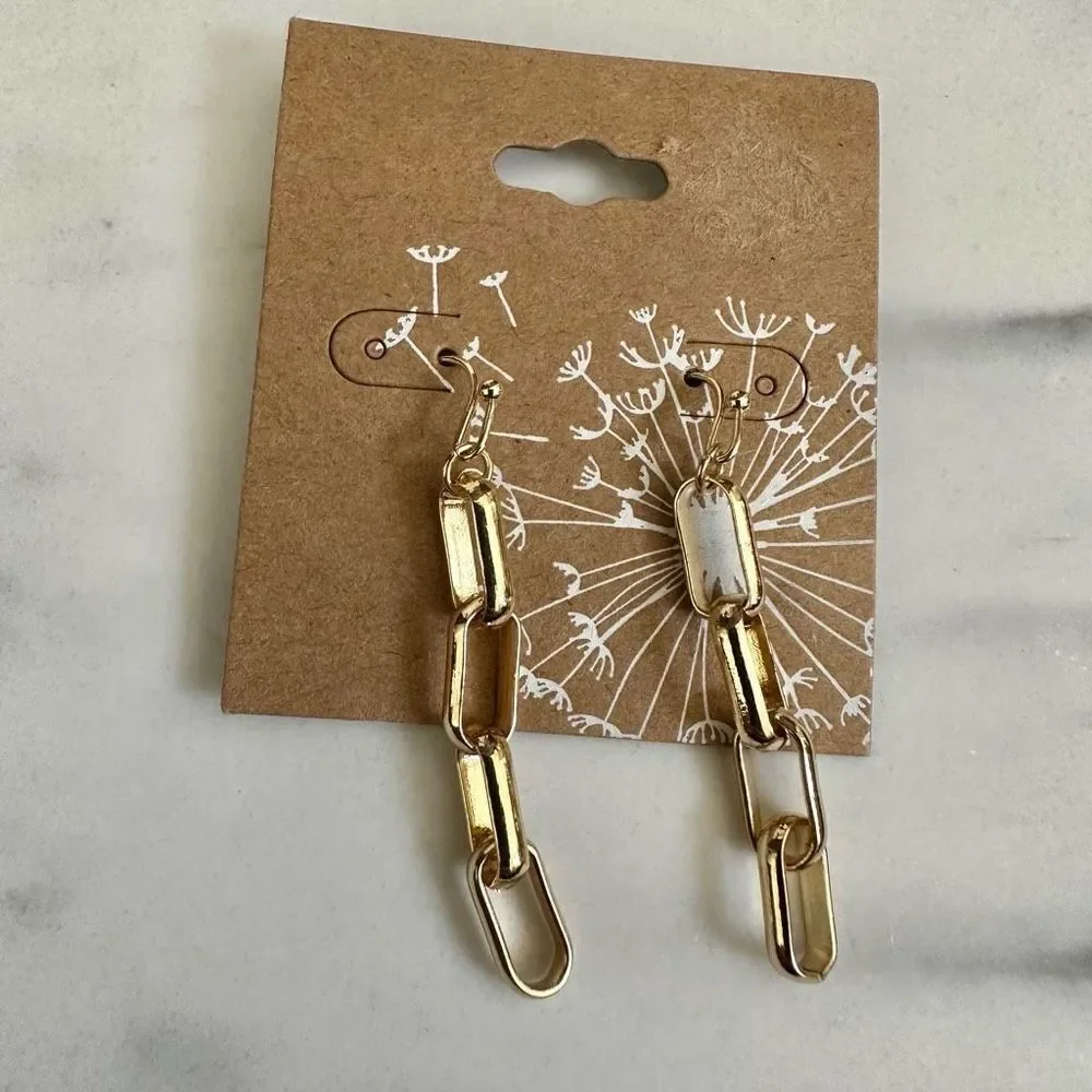 Gold tone chain link earrings